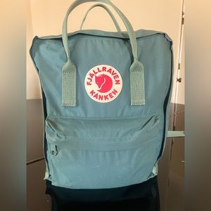 Excellent condition Kanken Backpack in Frost Green